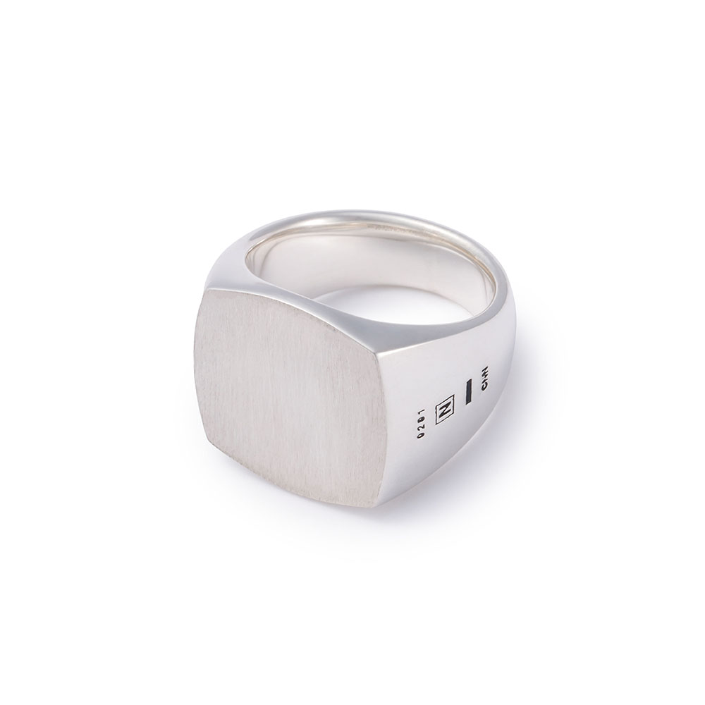 CARVED SEAL SQUARE RING | NIL DUE / NIL UN TOKYO