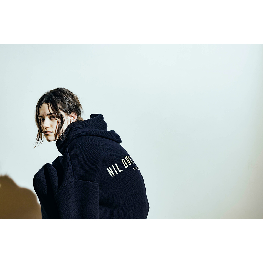 EMBROIDERY KNIT HOODIE