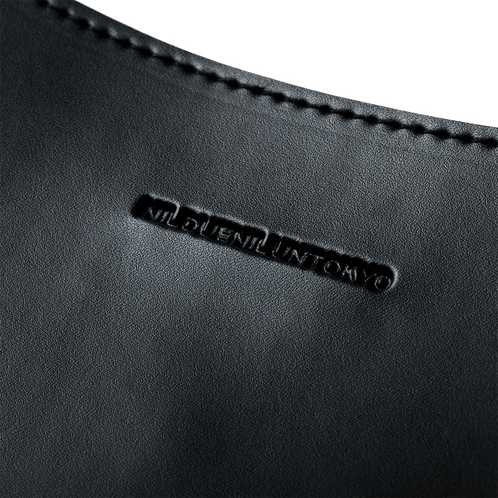 CURVED LEATHER TOTE BAG / BLACK | NIL DUE / NIL UN TOKYO